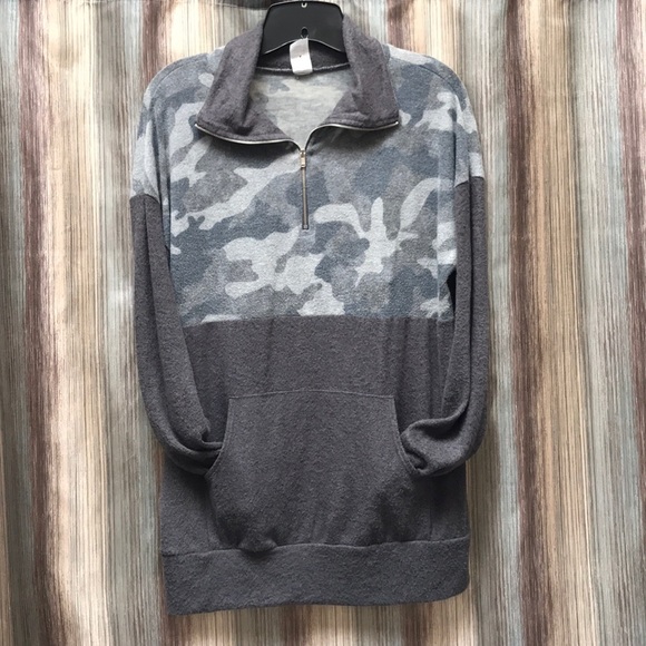 Sweaters - Camo Pullover sweatshirt